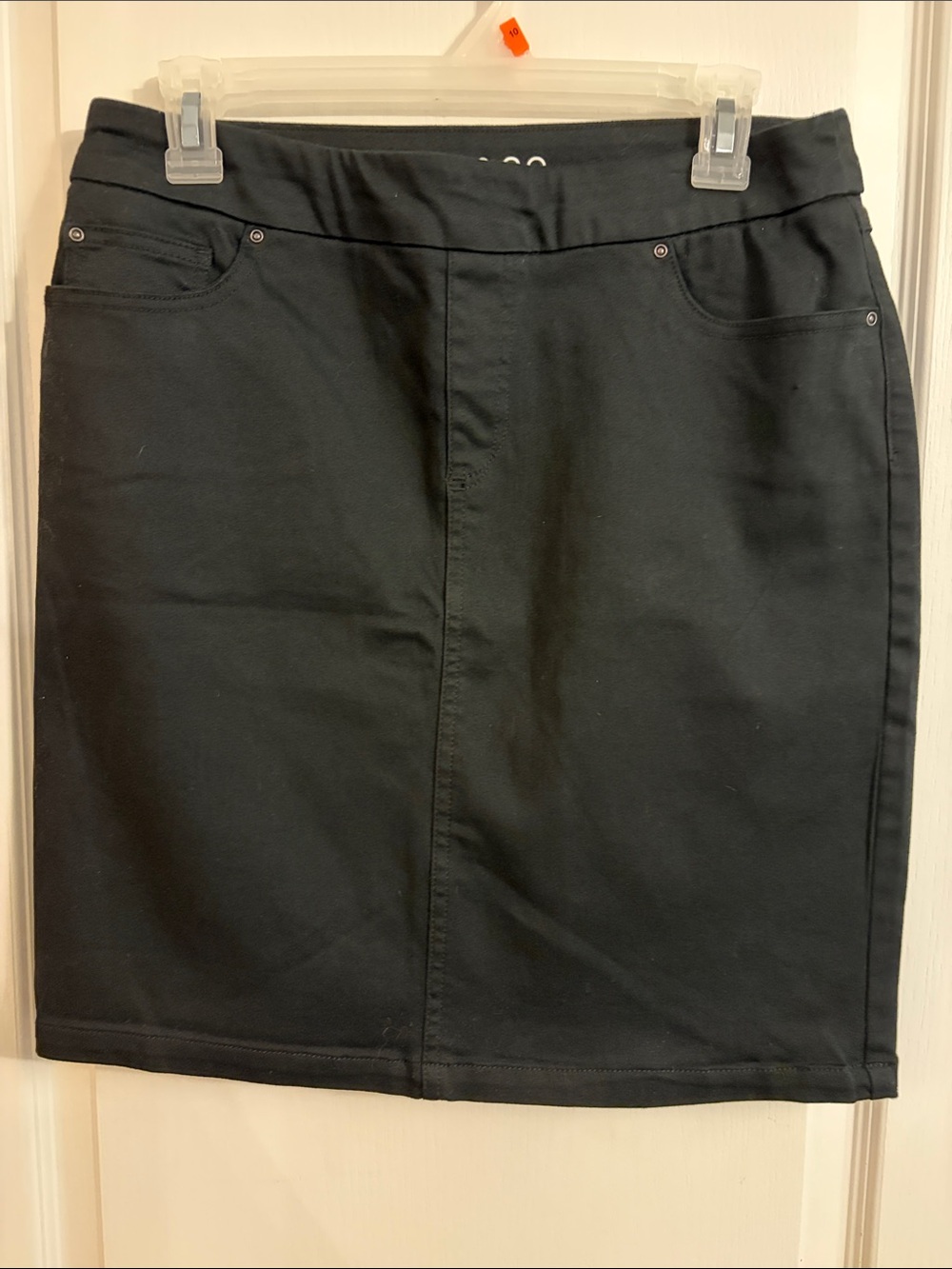 Classic Black Pull-On Pencil Skirt